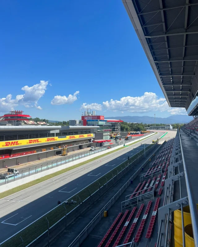 How’s that view!? SPACECUBE onsite at the F1 in Spain! 🏁🚚🏗️
#F1 #GrandPrix #Spain #ModularStructures