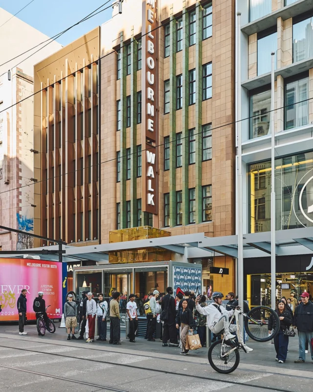 Thrilled to provide @andpeople_au with a SPACECUBE modular cube for this cool brand activation by @newbalance and @jdsportsau outside their new JD Flagship store on Bourke St 👟🛍️
Credits: @simonestarikov @phamstapham
#NewBalance #JDSports #BrandActivation #ModularStructures