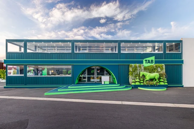 It's the final day of racing at the Melbourne Cup Carnival - TAB Champion Stakes Day and what better place to enjoy the day out then in the TAB Birdcage facility! It was a pleasure to work with @ese_theagency who managed this creative project and engaged SPACECUBE to build TAB's large 666sqm two-level modular structure. Tailored to suit the brand's vibrant colours and personality and in a prime position within the precinct. We love all the integrated LED screens, signage and lighting inside and out 💚
#MelbCupCarnival #LoveCupWeek #ModularStructures #NotOrdinary