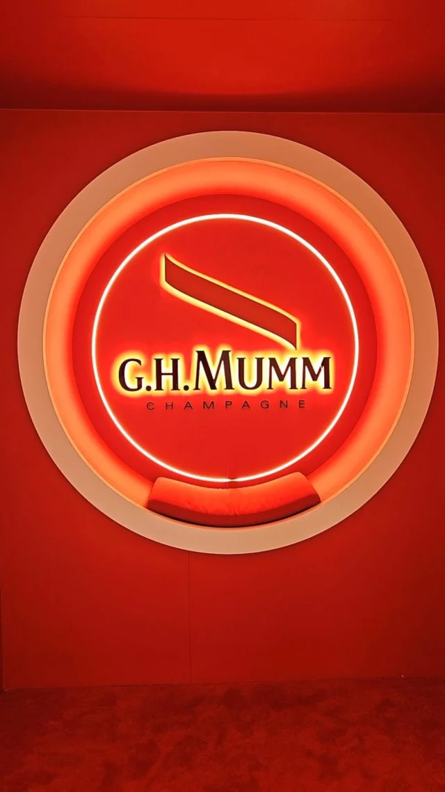 Join us for a walk through of the transformation of G.H. Mumm’s stunning hospitality structure at the Melbourne Cup Carnival. From SPACECUBE’s modular chassis to the finished result! 🥂🛟 

Impeccably designed, produced and managed by @pimgroup ❤️ with fit out by the talented team at @themelbournebuilder 🔨 

#MelbCupCarnival #LoveCupWeek #ModularStructures #NotOrdinary